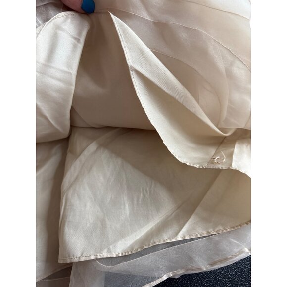 Elegant Cream Wedding Dress - Picture 5 of 10